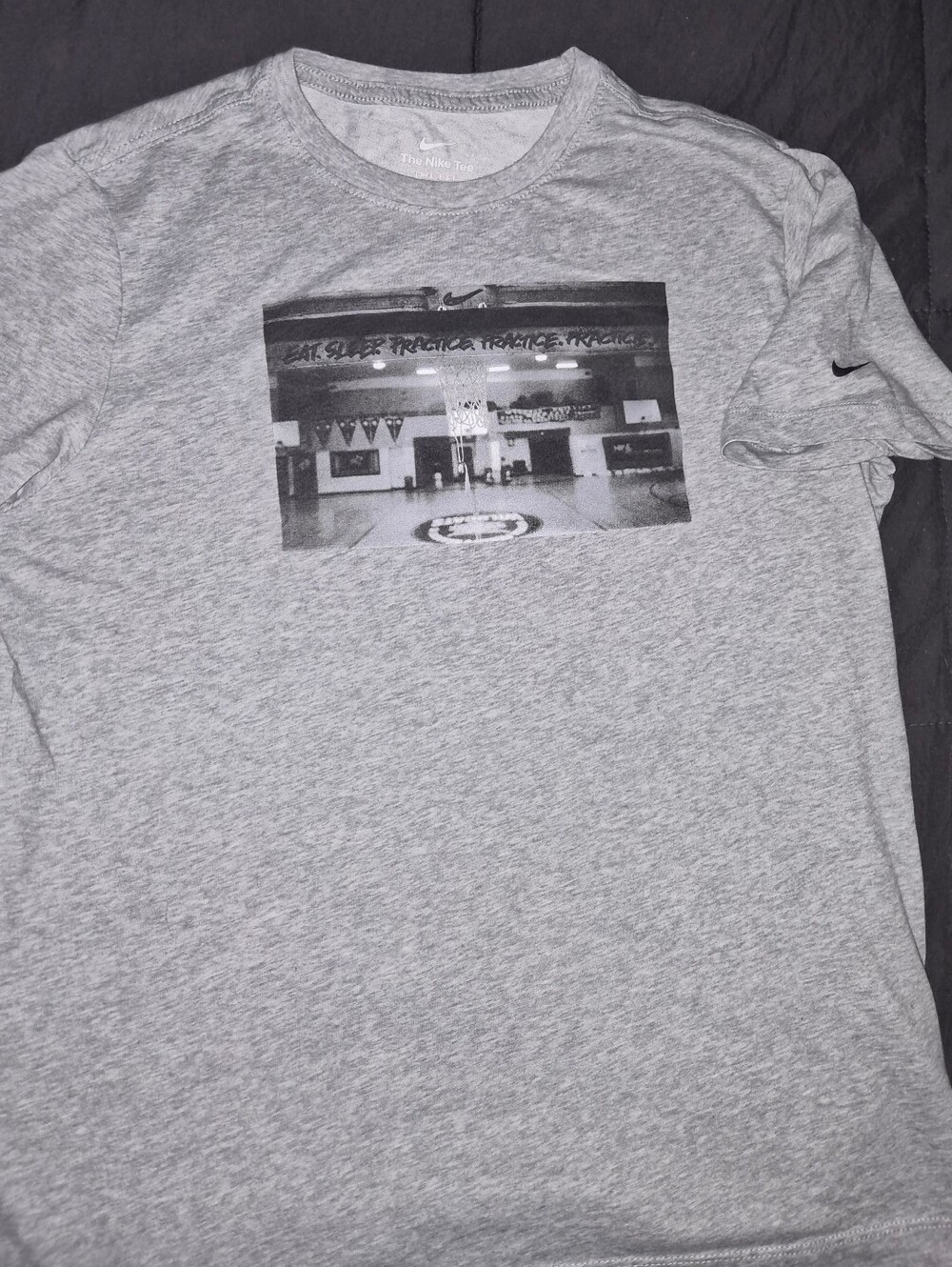 The Nike Tee Dri Fit. Gray Heather Graphic Short Sleeve. Size Medium